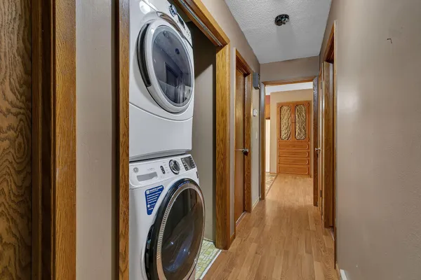 $249,000 | 1509 10th Street Southeast, Willmar, MN 56201