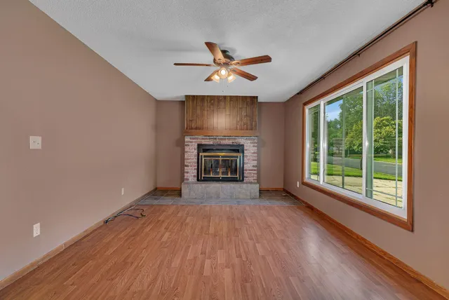 $249,000 | 1509 10th Street Southeast, Willmar, MN 56201