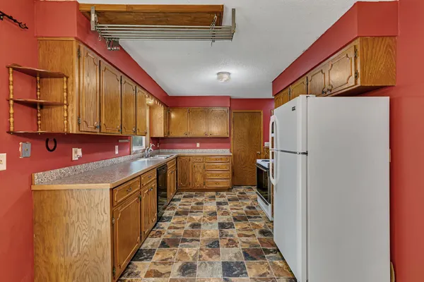 $249,000 | 1509 10th Street Southeast, Willmar, MN 56201