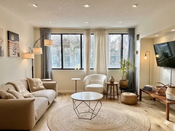 $849,000 | 1731 Beacon Street, Unit 4, Brookline, MA 02445