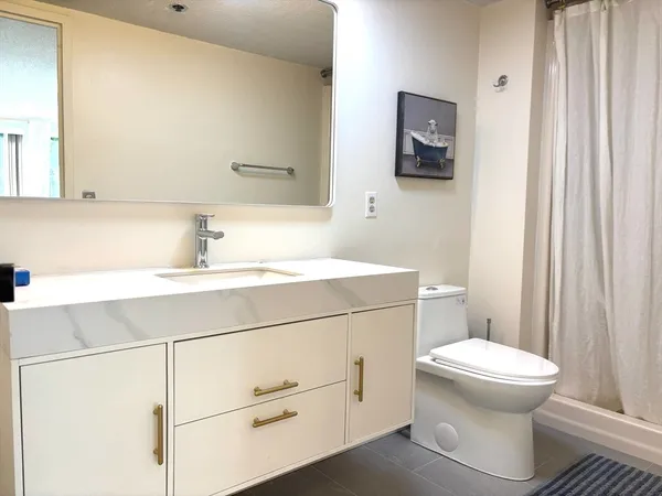 $849,000 | 1731 Beacon Street, Unit 4, Brookline, MA 02445