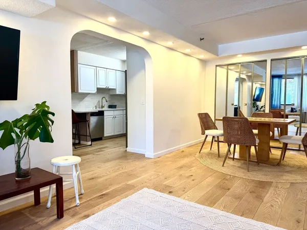 $849,000 | 1731 Beacon Street, Unit 4, Brookline, MA 02445