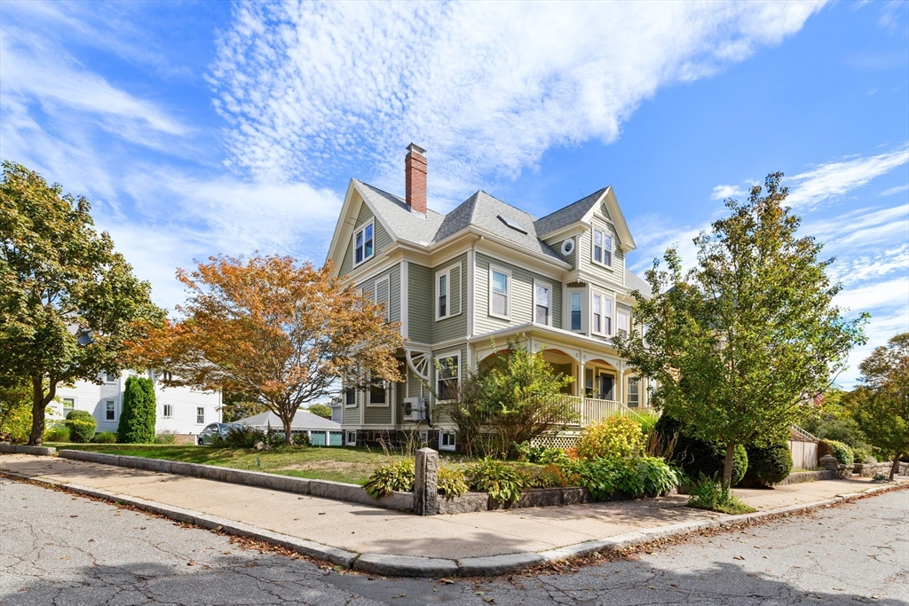 11 Highland Avenue, Unit 1 Beverly, MA 01915 - Photo 2 of 12