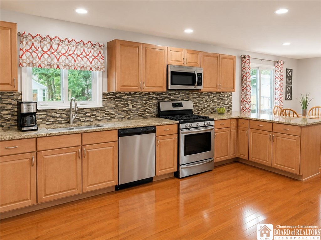 1633 Lakeview Road Lake View, NY 14085 - Photo 4 of 24