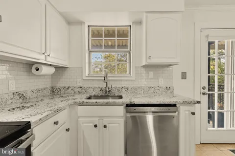 $499,900 | 4608 28th Road South, Unit A, Arlington, VA 22206