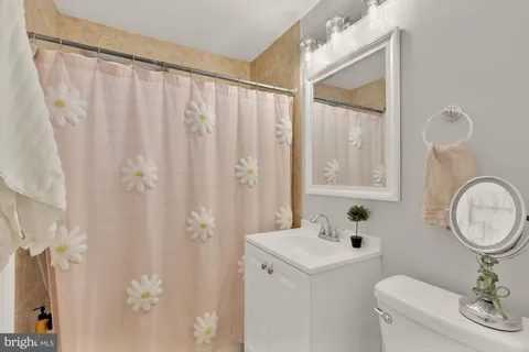 $499,900 | 4608 28th Road South, Unit A, Arlington, VA 22206