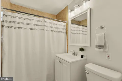 $499,900 | 4608 28th Road South, Unit A, Arlington, VA 22206