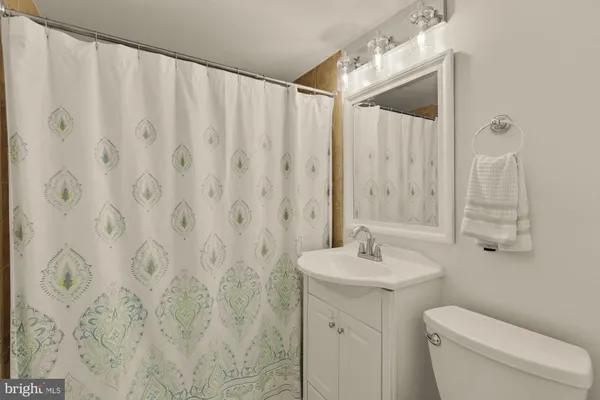 $499,900 | 4608 28th Road South, Unit A, Arlington, VA 22206