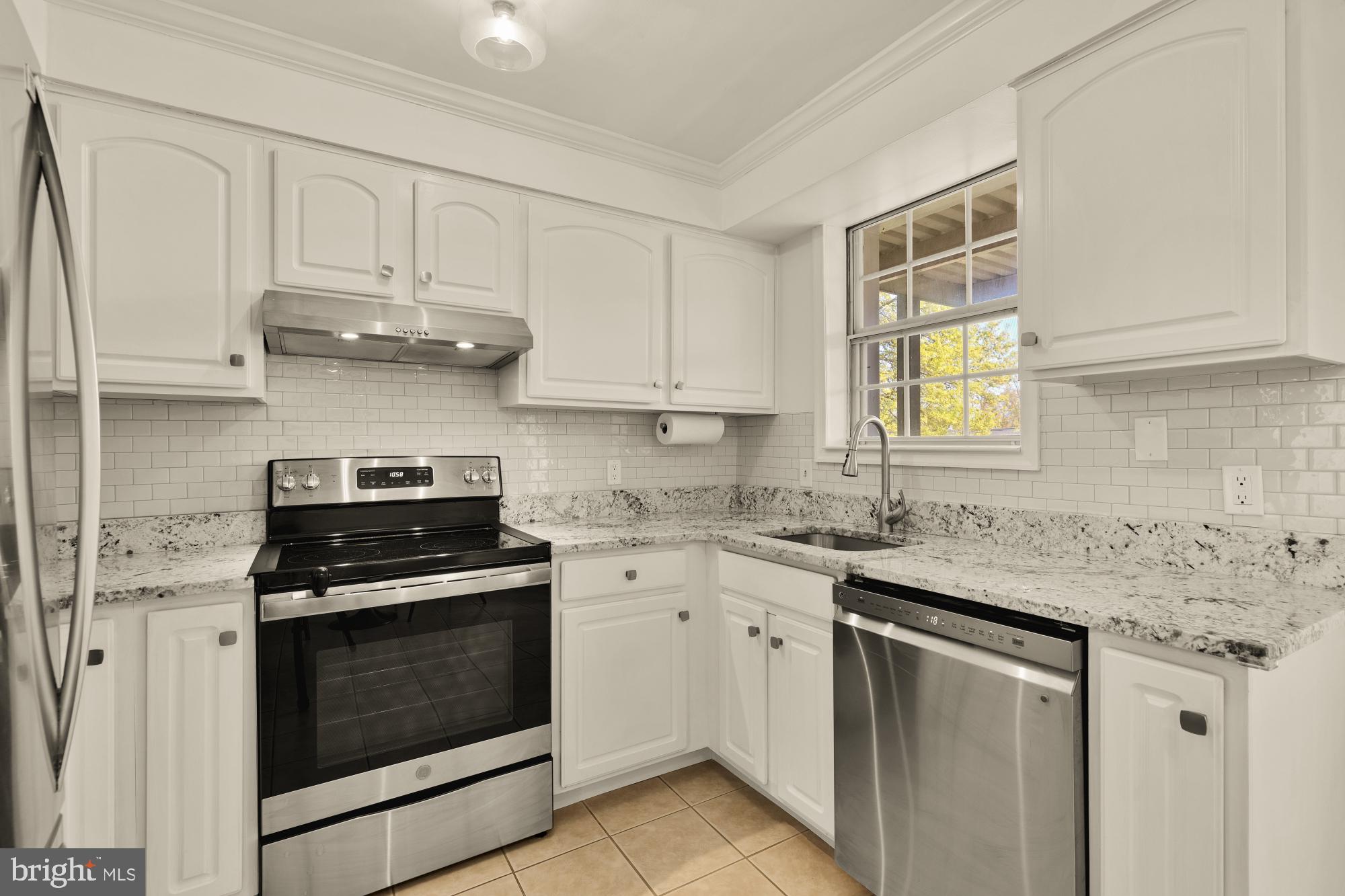 4608 28th Road South, Unit A Arlington, VA 22206 - Photo 6 of 37