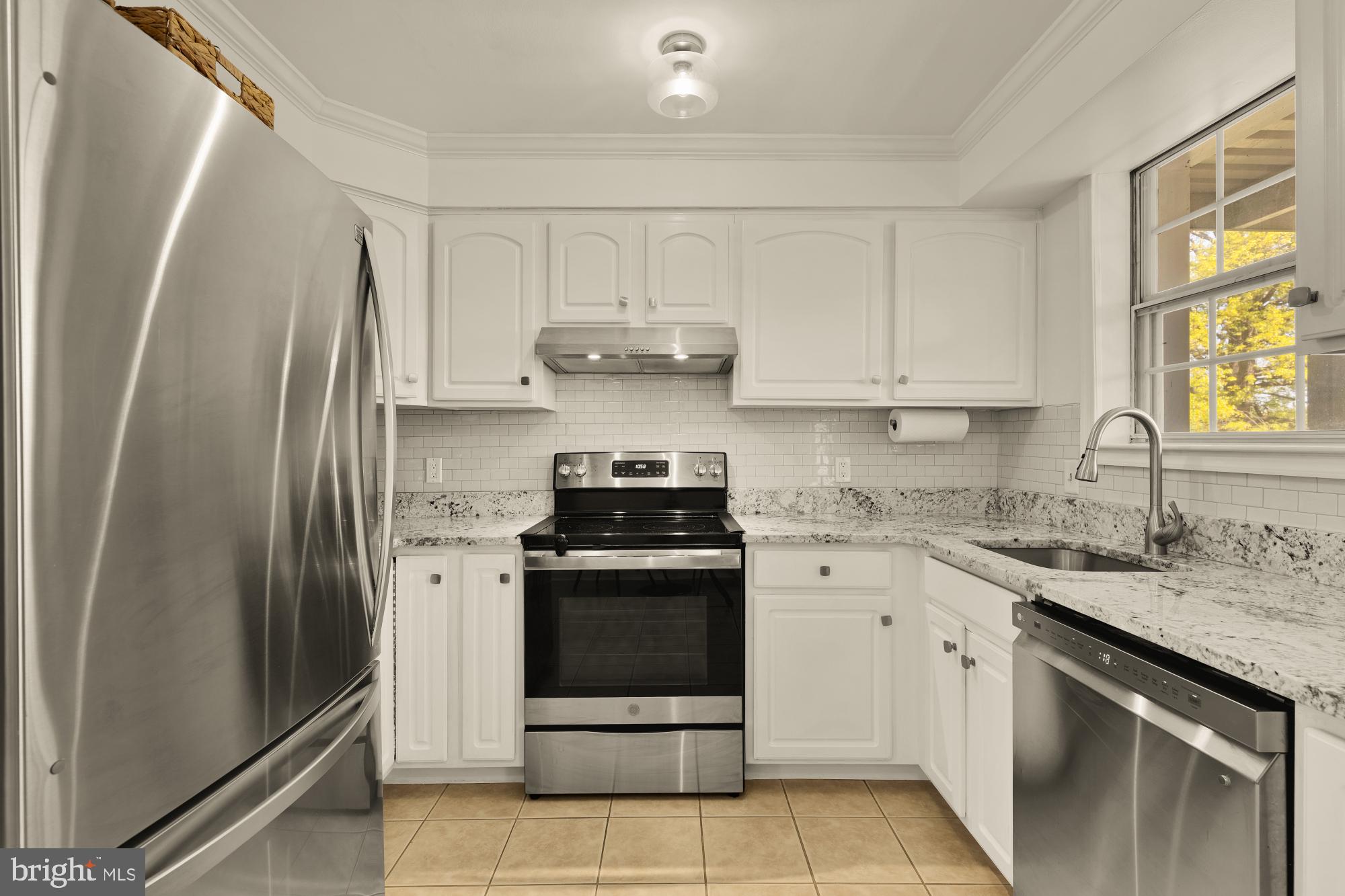 4608 28th Road South, Unit A Arlington, VA 22206 - Photo 7 of 37