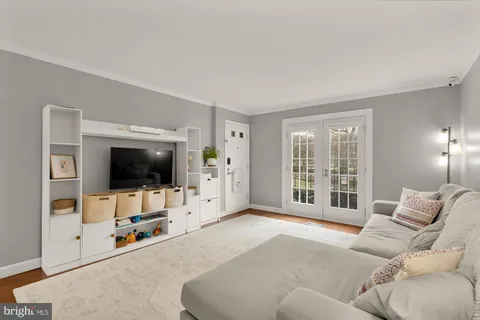 $499,900 | 4608 28th Road South, Unit A, Arlington, VA 22206