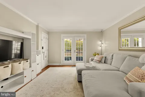 $499,900 | 4608 28th Road South, Unit A, Arlington, VA 22206