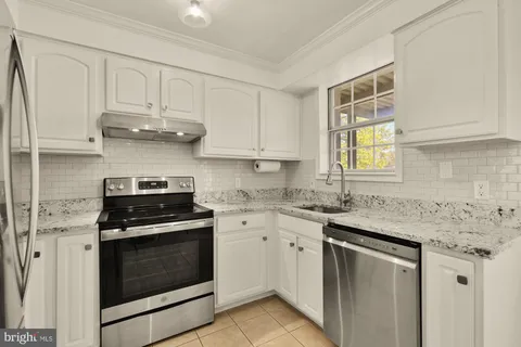 $499,900 | 4608 28th Road South, Unit A, Arlington, VA 22206