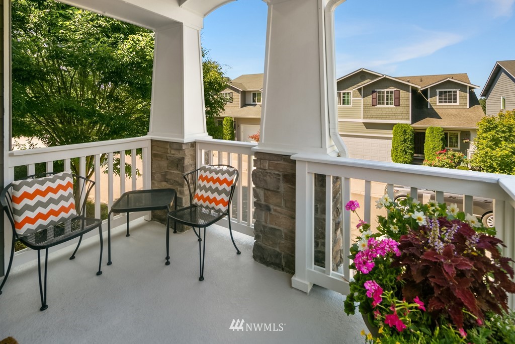 20414 124th Avenue Northeast Bothell, WA 98011 - Photo 3 of 37 Gallery Image 3