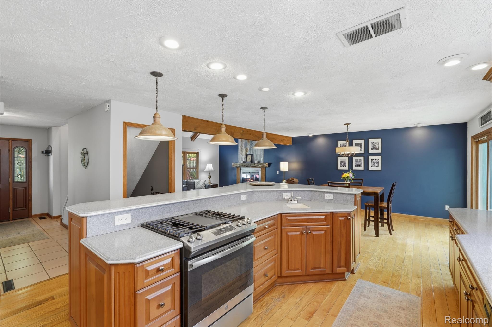 784 Maury Place Howell, MI 48843 - Photo 4 of 40
