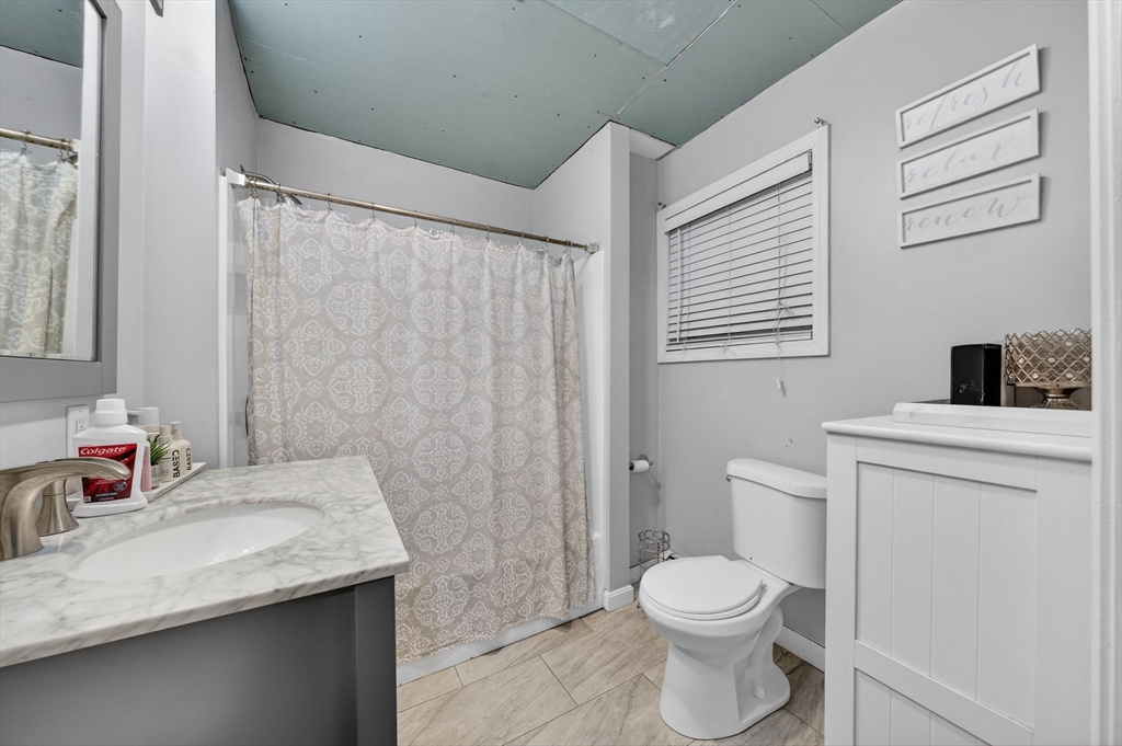 71 Smith Street Fall River, MA 02721 - Photo 13 of 39