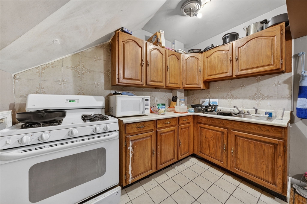 71 Smith Street Fall River, MA 02721 - Photo 29 of 39