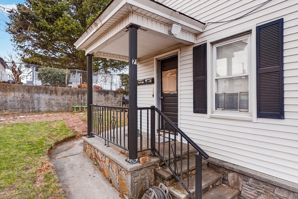 71 Smith Street Fall River, MA 02721 - Photo 5 of 39