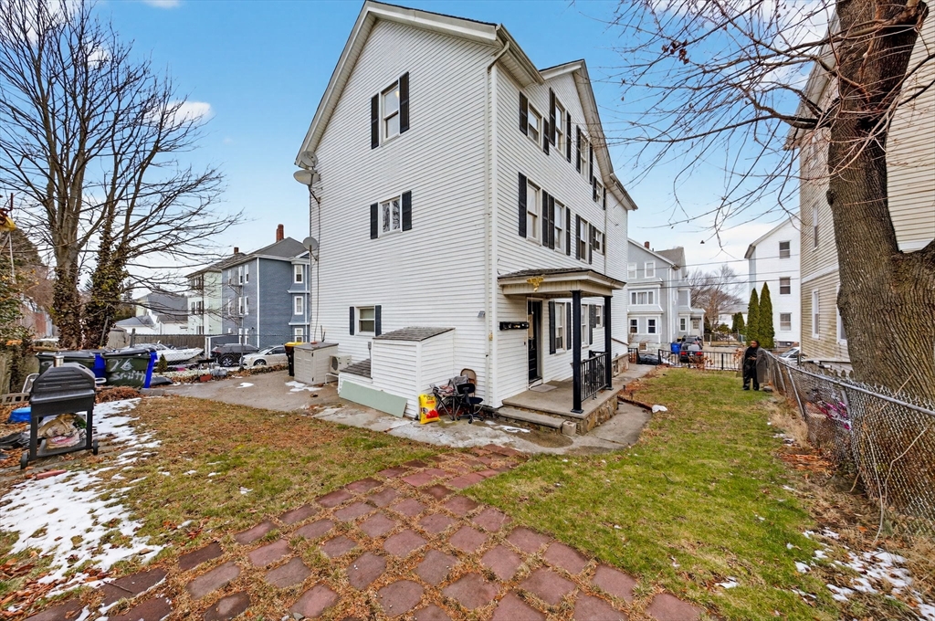 71 Smith Street Fall River, MA 02721 - Photo 6 of 39