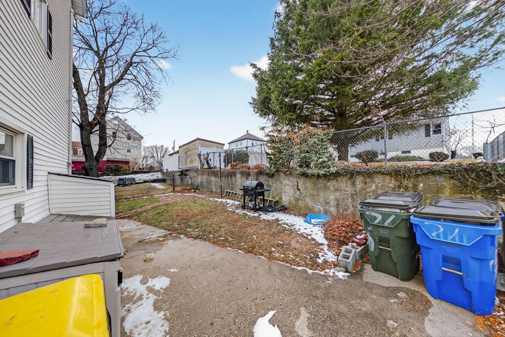 71 Smith Street Fall River, MA 02721 - Photo 7 of 39