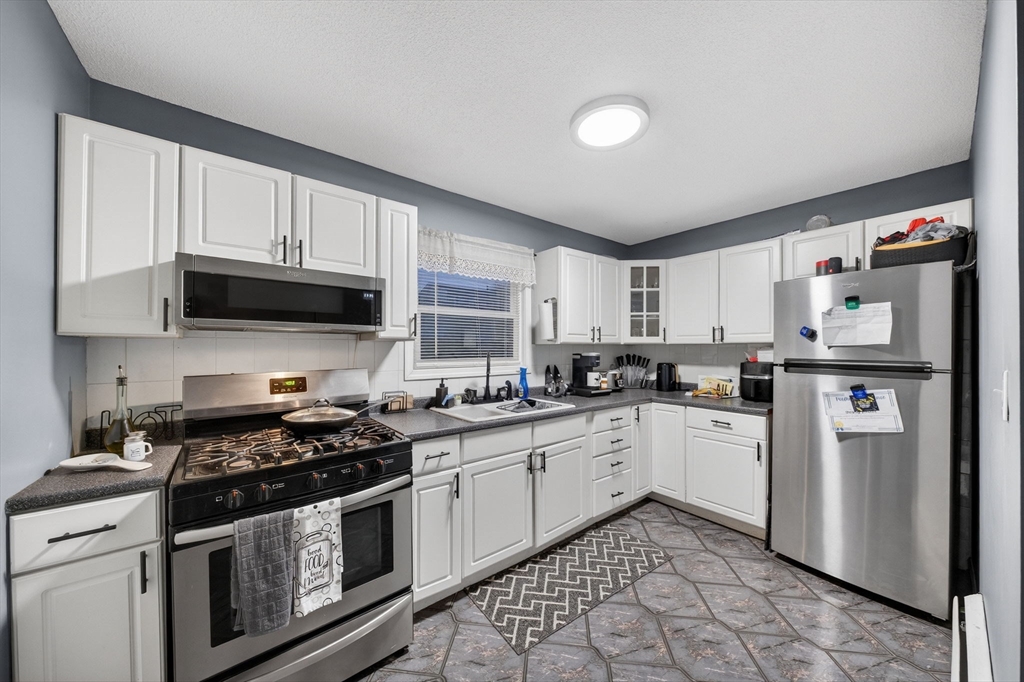 71 Smith Street Fall River, MA 02721 - Photo 9 of 39