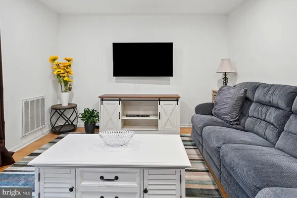 $213,000 | 794 Quince Orchard Boulevard, Unit T2, Gaithersburg, MD 20878