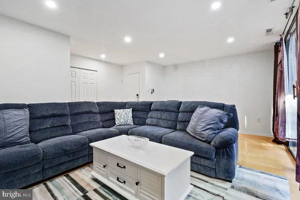 $213,000 | 794 Quince Orchard Boulevard, Unit T2, Gaithersburg, MD 20878