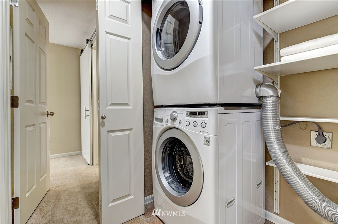 8653 Avondale Road Northeast, Unit D108 Redmond, WA 98052 - Photo 11 of 23