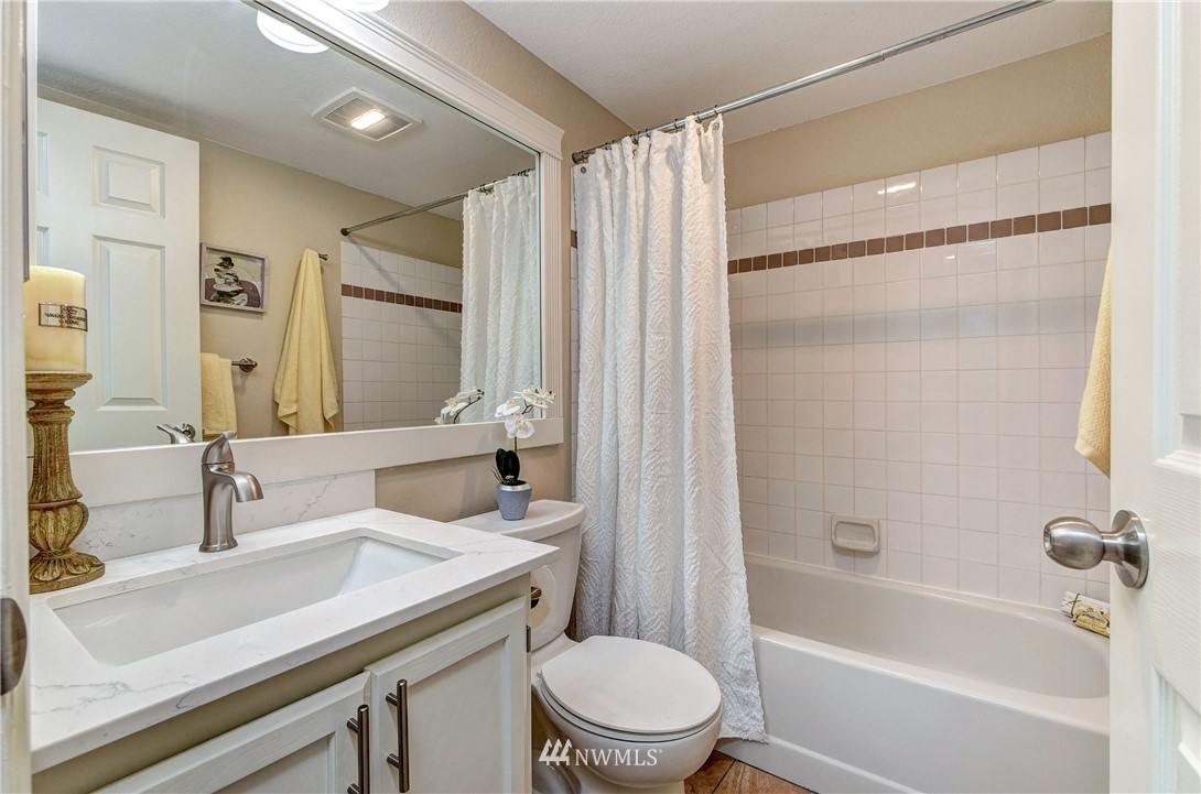 8653 Avondale Road Northeast, Unit D108 Redmond, WA 98052 - Photo 12 of 23