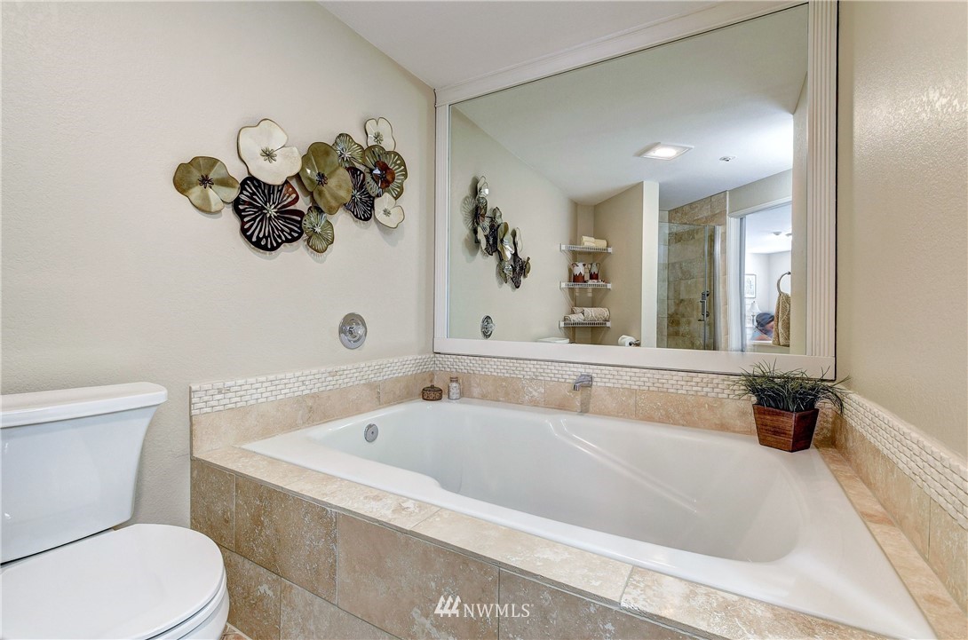 8653 Avondale Road Northeast, Unit D108 Redmond, WA 98052 - Photo 17 of 23