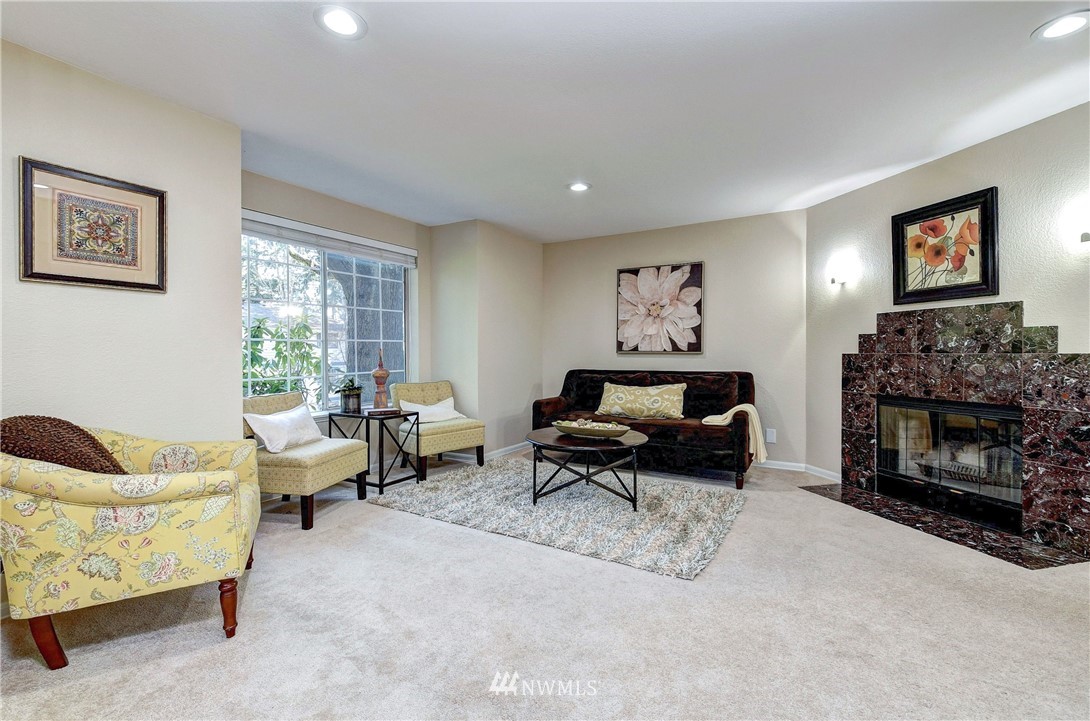 8653 Avondale Road Northeast, Unit D108 Redmond, WA 98052 - Photo 3 of 23