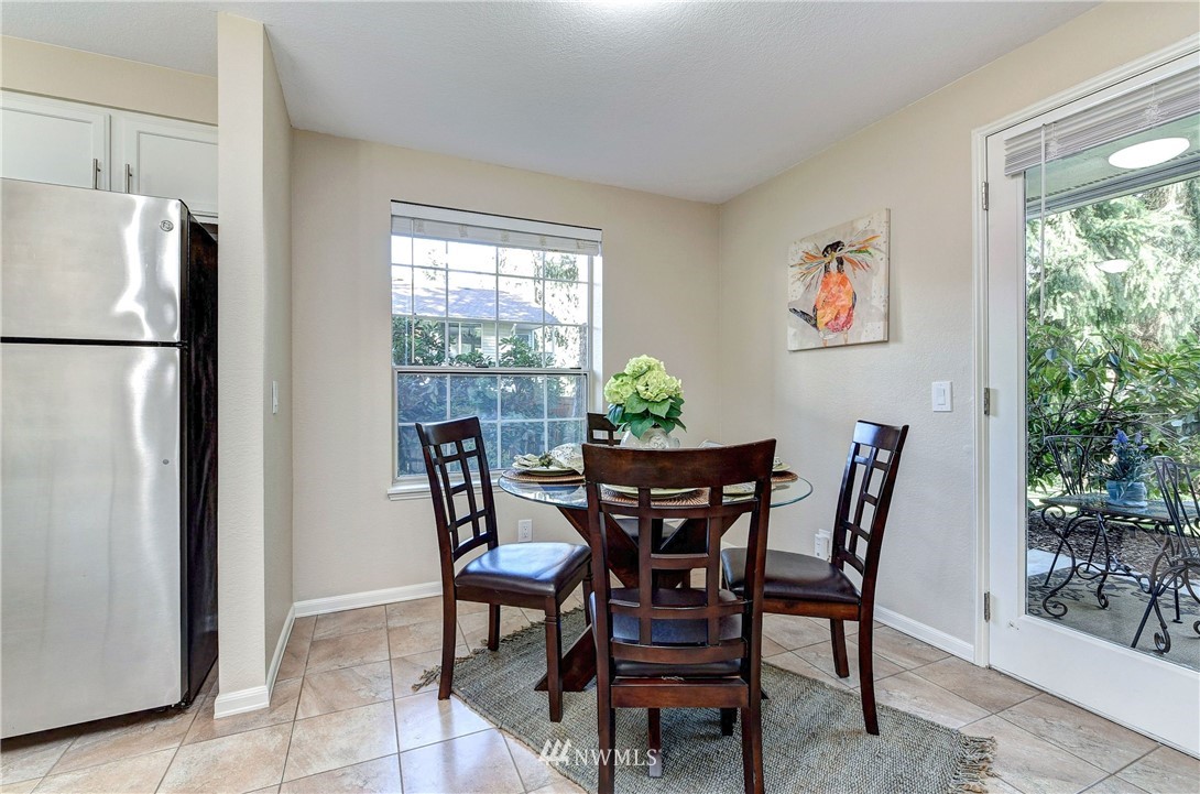 8653 Avondale Road Northeast, Unit D108 Redmond, WA 98052 - Photo 6 of 23