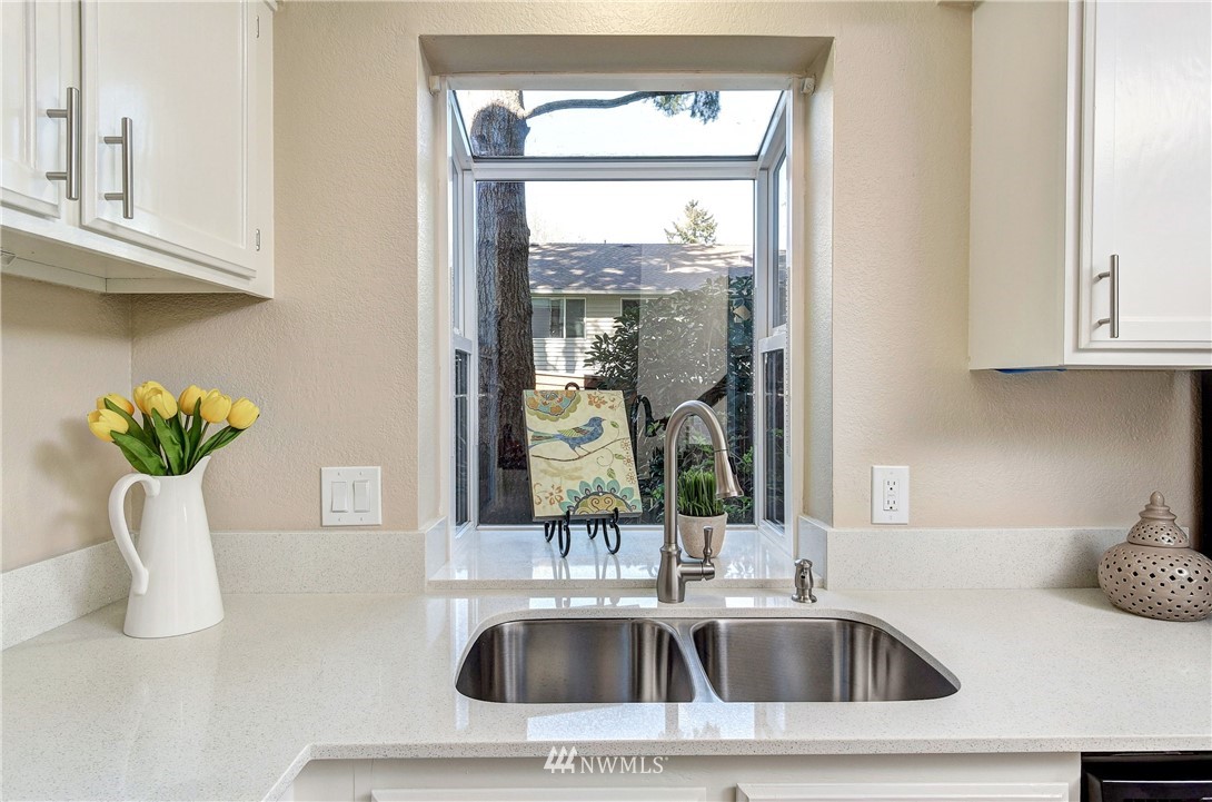 8653 Avondale Road Northeast, Unit D108 Redmond, WA 98052 - Photo 10 of 23