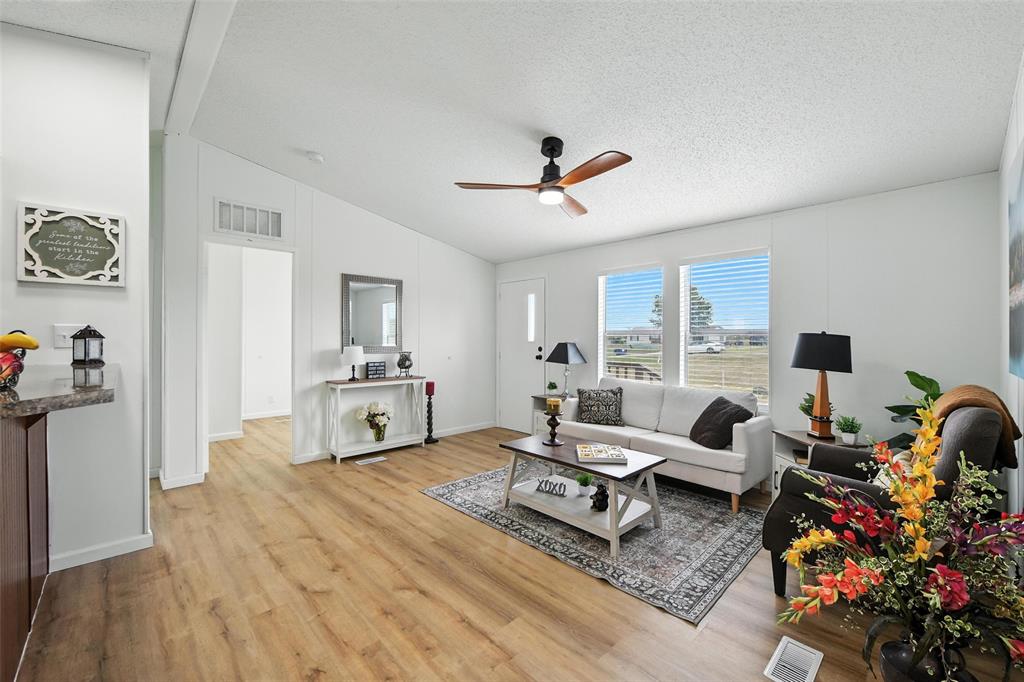 197 Pondview Drive Decatur, TX 76234 - Photo 3 of 28 a living room with furniture