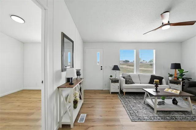 $175,000 | 197 Pond Vw Drive, Decatur, TX 76234