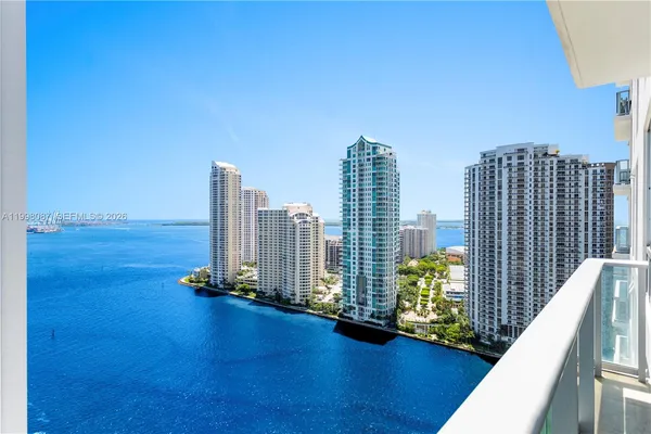 $3,950 | 300 South Biscayne Boulevard, Unit T2414, Miami, FL 33131