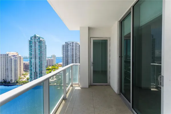 $3,950 | 300 South Biscayne Boulevard, Unit T2414, Miami, FL 33131