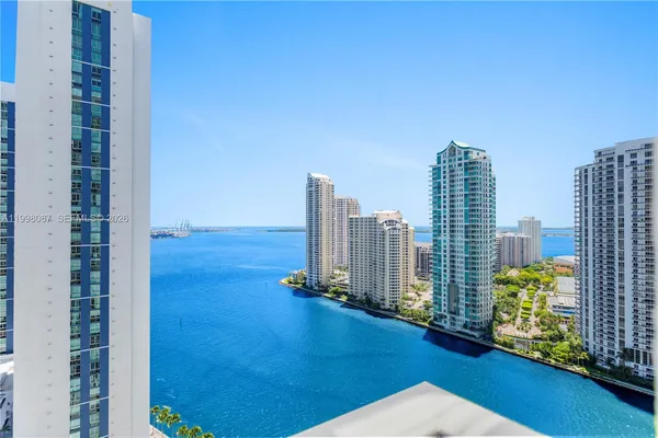 $3,950 | 300 South Biscayne Boulevard, Unit T2414, Miami, FL 33131