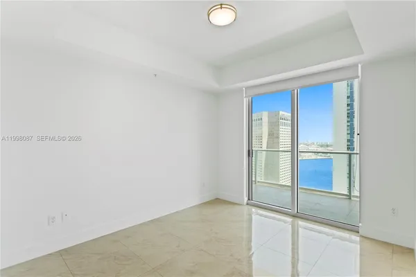 $3,950 | 300 South Biscayne Boulevard, Unit T2414, Miami, FL 33131