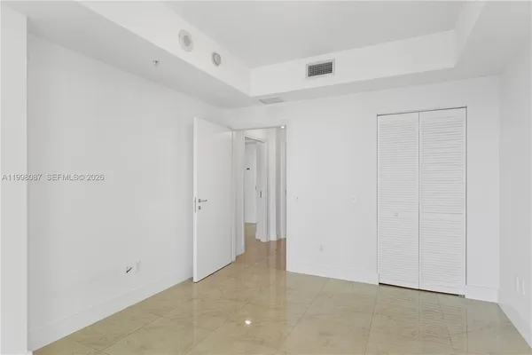 $3,950 | 300 South Biscayne Boulevard, Unit T2414, Miami, FL 33131