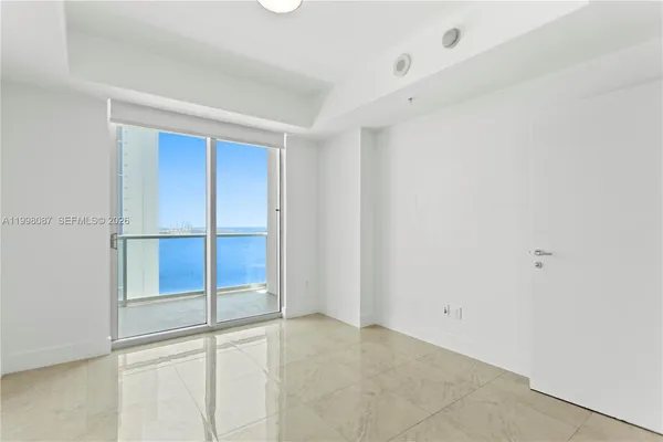 $3,950 | 300 South Biscayne Boulevard, Unit T2414, Miami, FL 33131