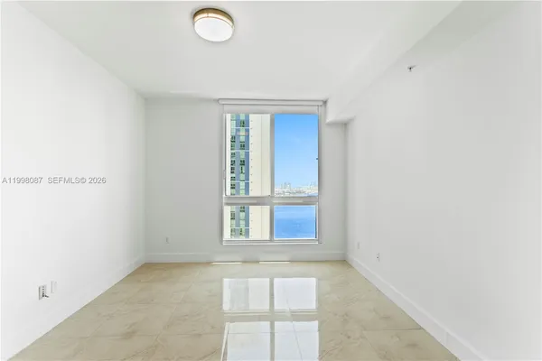 $3,950 | 300 South Biscayne Boulevard, Unit T2414, Miami, FL 33131