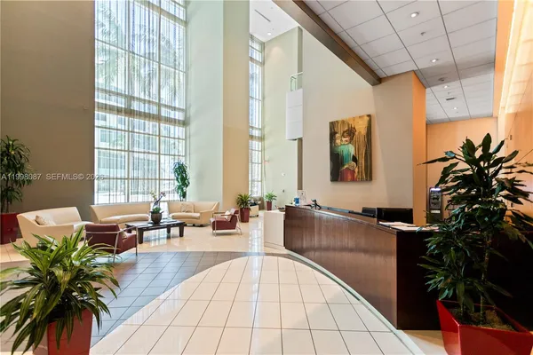 $3,950 | 300 South Biscayne Boulevard, Unit T2414, Miami, FL 33131