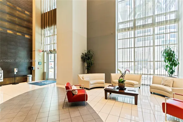 $3,950 | 300 South Biscayne Boulevard, Unit T2414, Miami, FL 33131