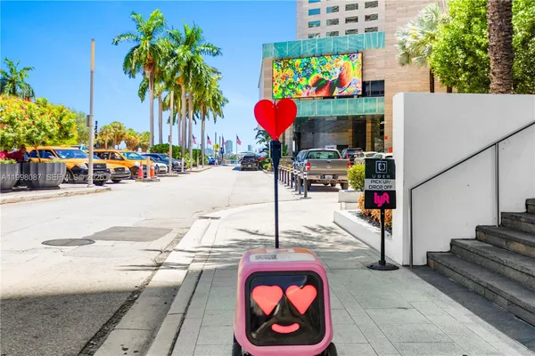 $3,950 | 300 South Biscayne Boulevard, Unit T2414, Miami, FL 33131