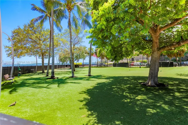 $3,950 | 300 South Biscayne Boulevard, Unit T2414, Miami, FL 33131