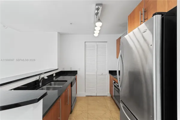 $3,950 | 300 South Biscayne Boulevard, Unit T2414, Miami, FL 33131