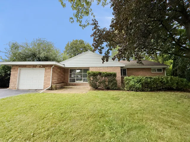 $194,900 | 8120 North 55th Street, Brown Deer, WI 53223