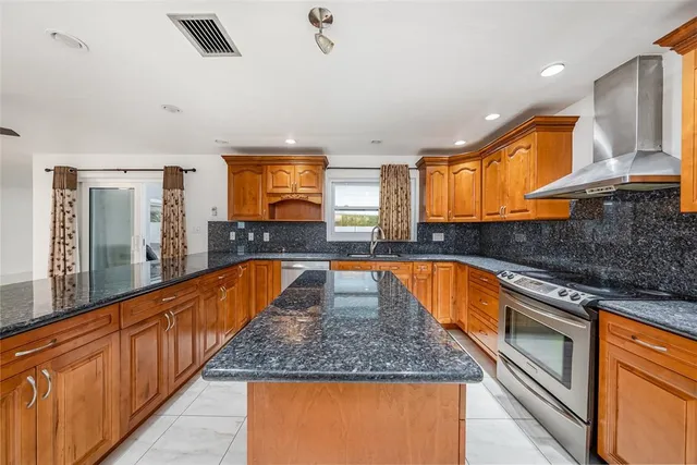 $599,000 | 1903 Oro Court, Clearwater, FL 33764