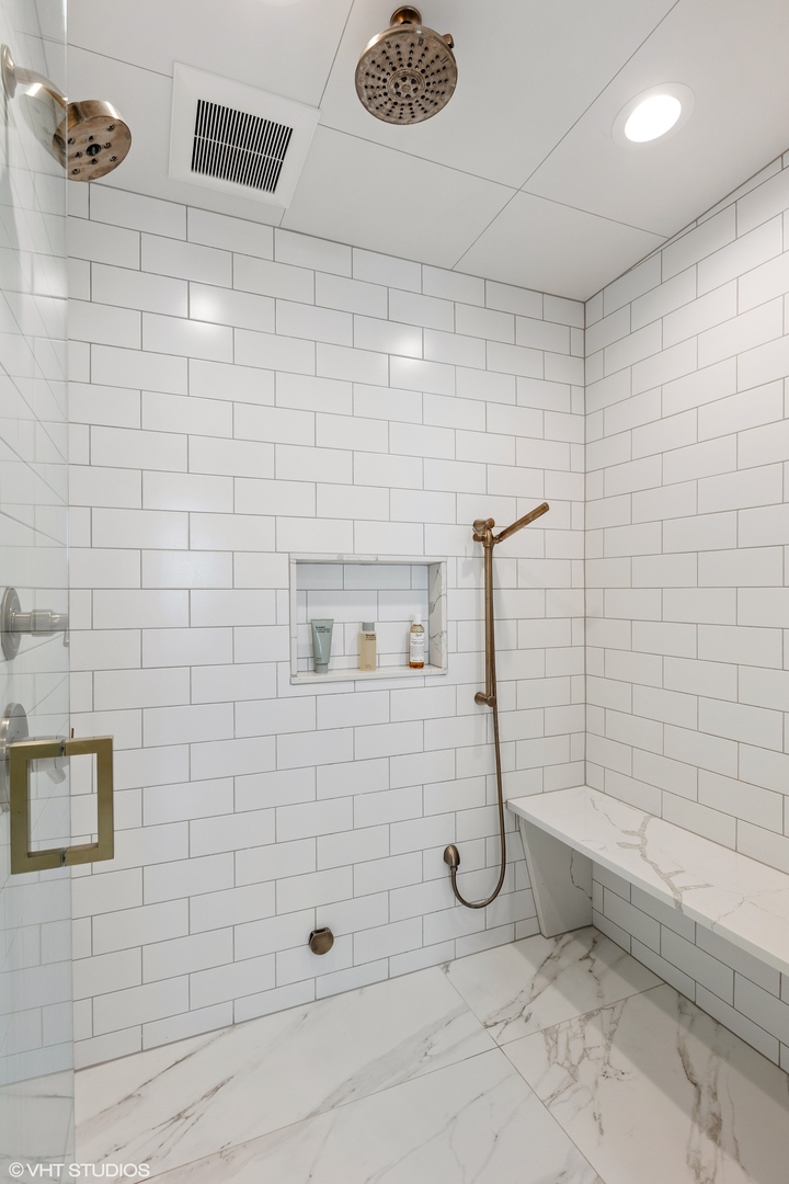 2224 North Sawyer Avenue, Unit 2 Chicago, IL 60647 - Photo 15 of 30